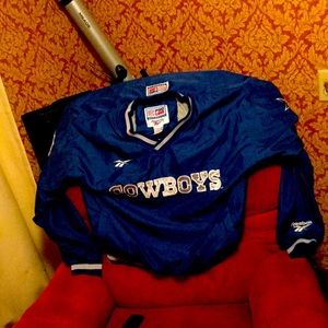 Dallas cowboys windbreaker , vintage very valuable.